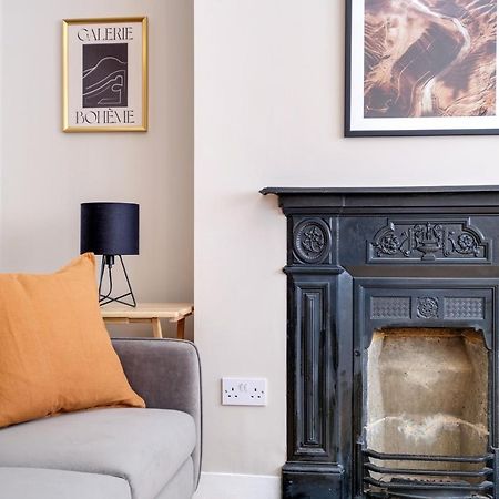 Luxury 3 Bedroom 2 Bathroom House, Fulham By 360Stays Londra Exterior foto