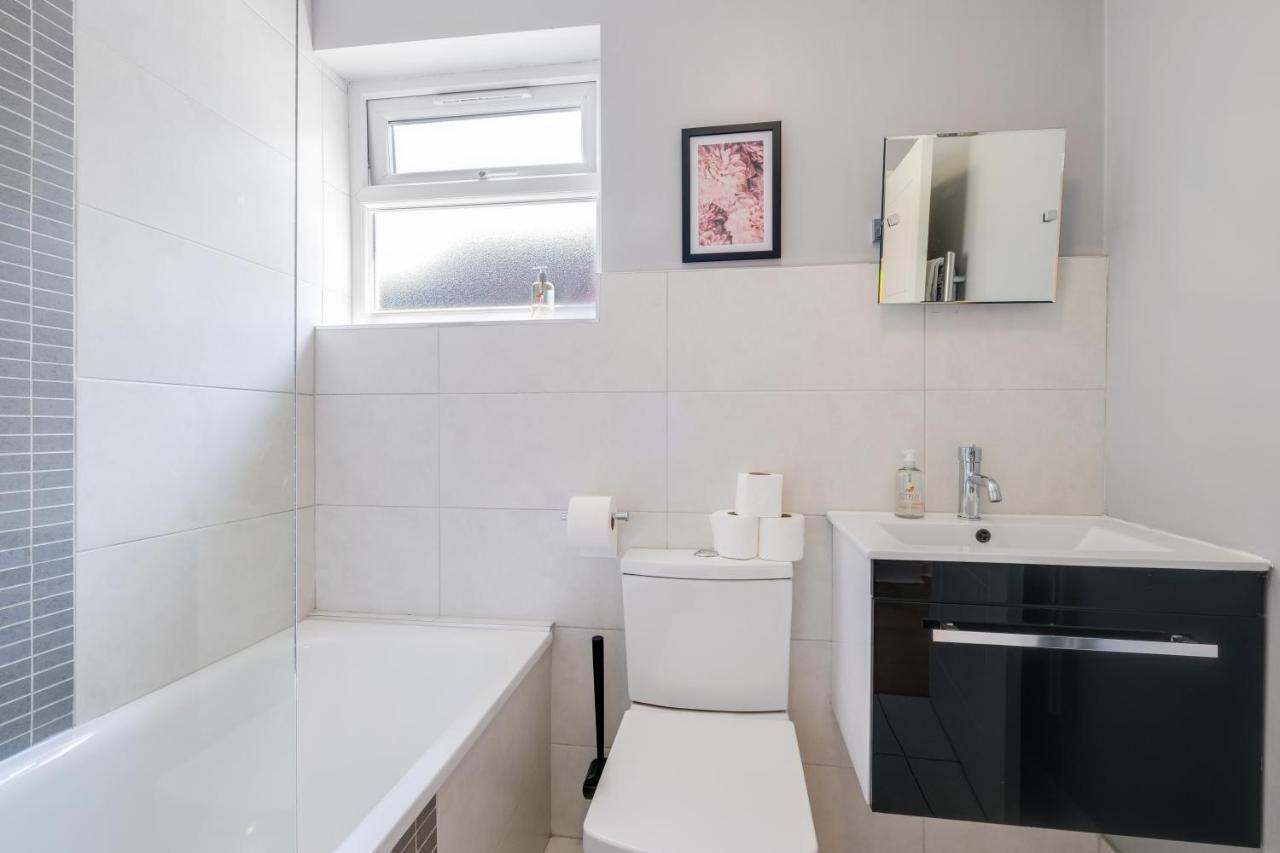 Luxury 3 Bedroom 2 Bathroom House, Fulham By 360Stays Londra Exterior foto